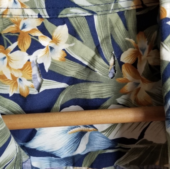 Floral Hawaiian style Button Down Shirt - Picture 2 of 6